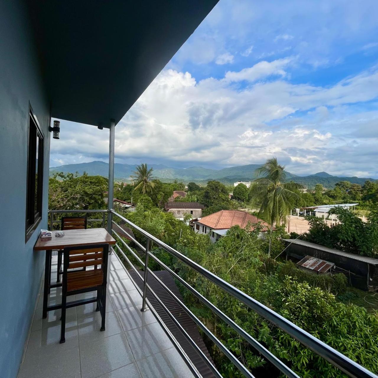 Smile Guesthouse Vangvieng Vang Vieng Exterior foto