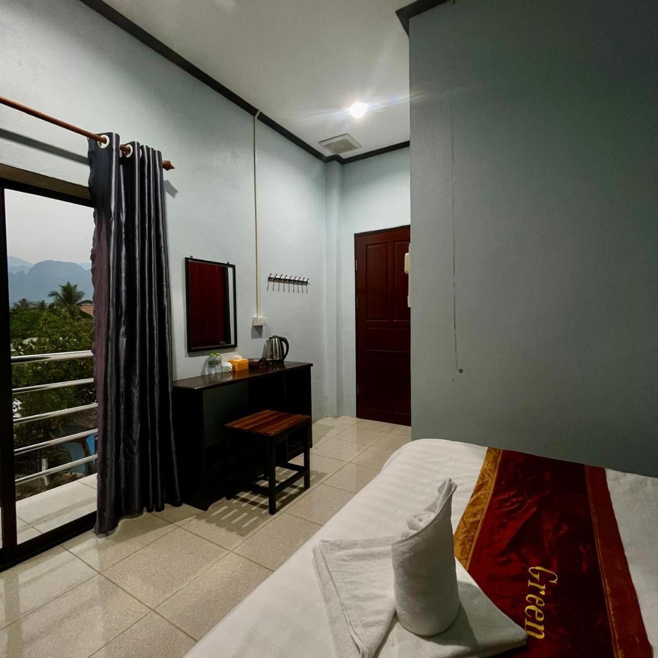 Smile Guesthouse Vangvieng Vang Vieng Exterior foto