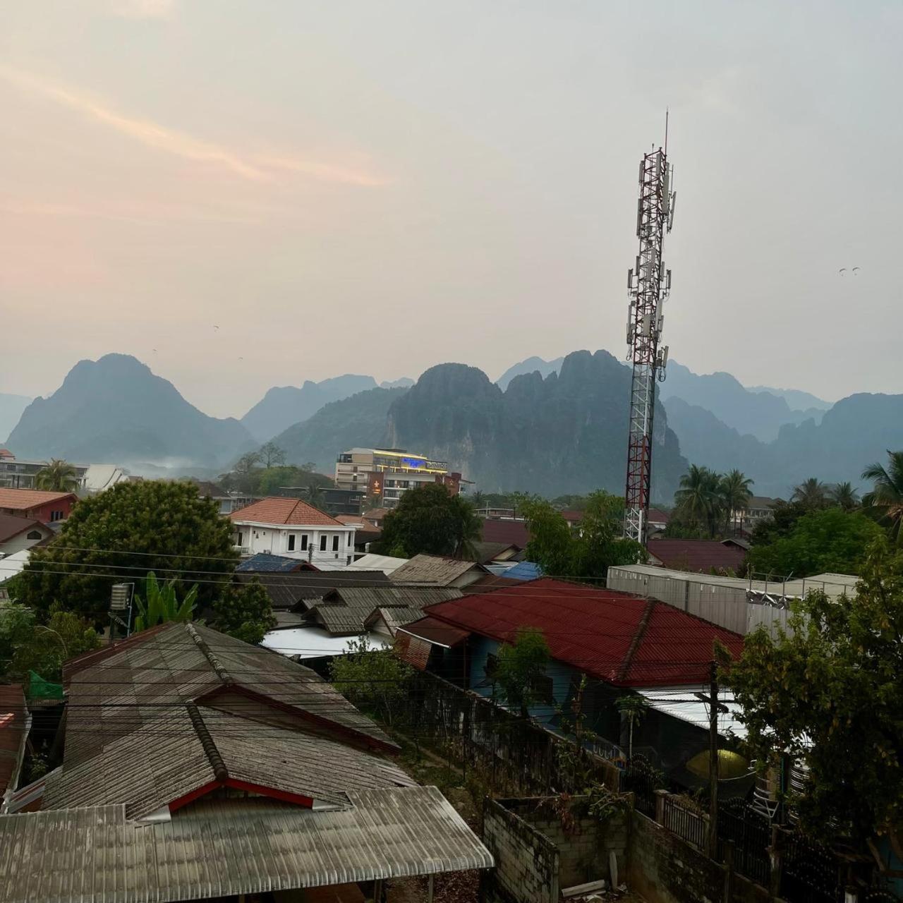 Smile Guesthouse Vangvieng Vang Vieng Exterior foto