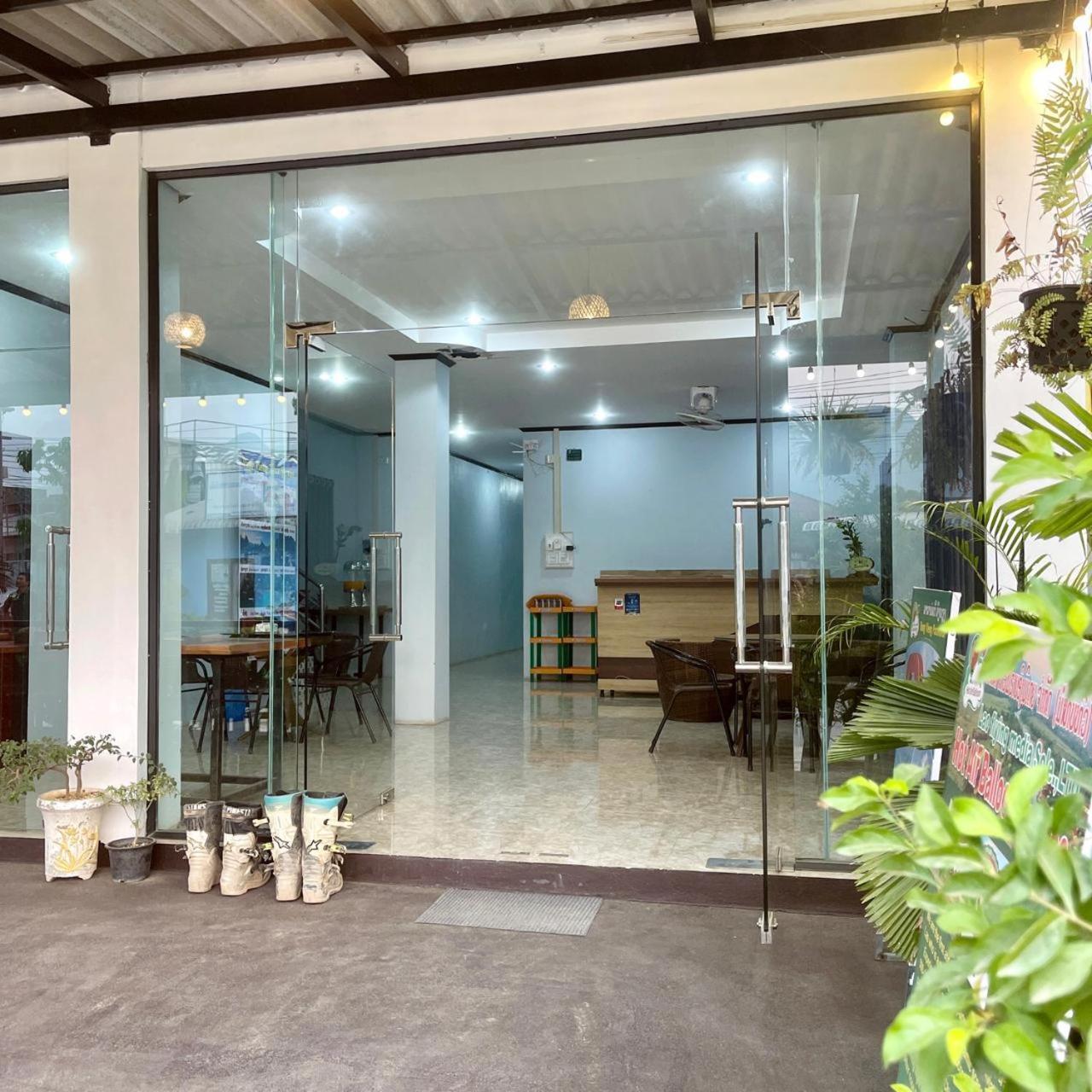 Smile Guesthouse Vangvieng Vang Vieng Exterior foto